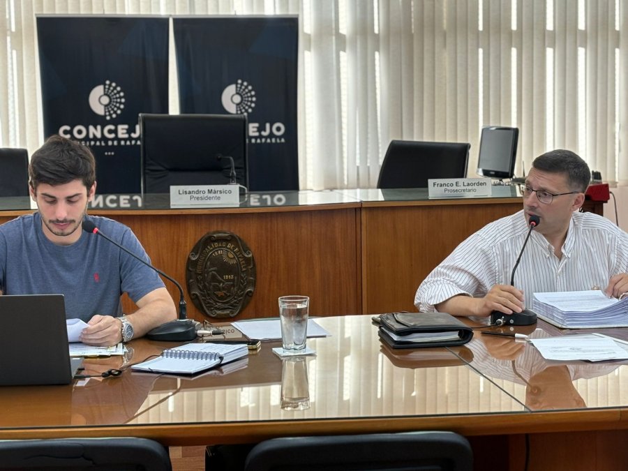 El secretario legislativo, Nicol&aacute;s Abdala, y el presidente del Concejo, Lisandro M&aacute;rsico.