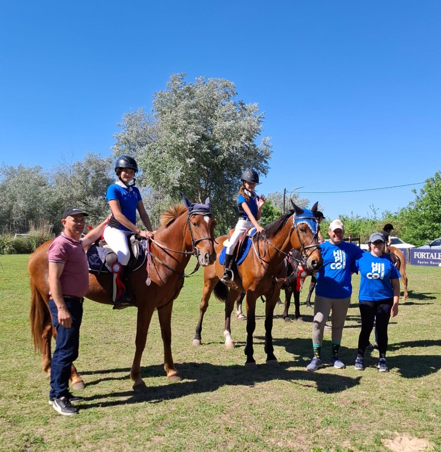 Campeonas: Mar&iacute;a P&iacute;a y Mel en El Tr&eacute;bol.