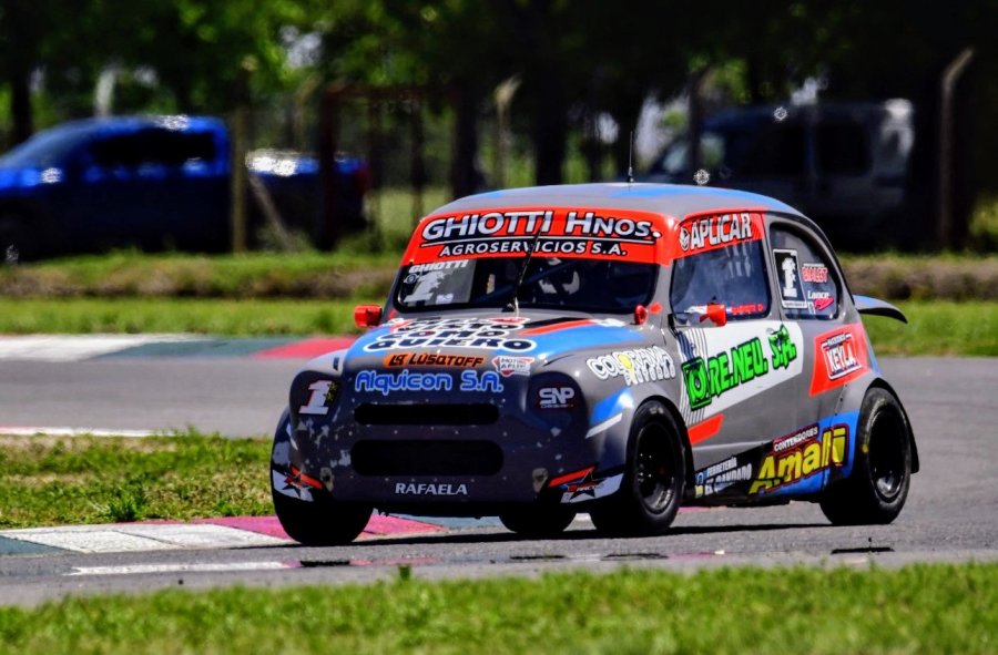 Agustín Ghiotti logró su segundo título consecutivo en el Fiat 600 TZ.
