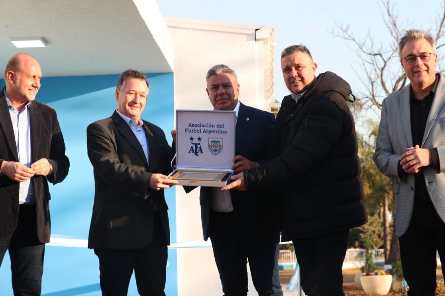 VISITA A RAFAELA. Cuando Tapia fue parte de la inauguración de la Residencia Celeste, hace dos años.