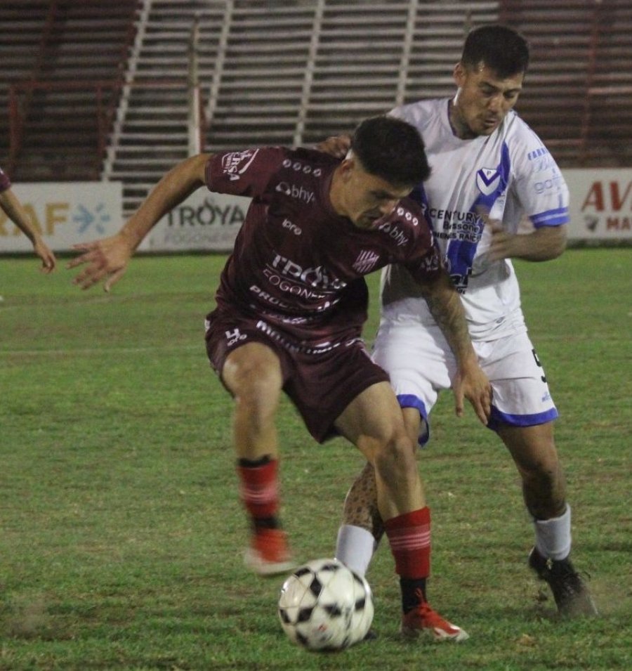 PEÑAROL LE GANABA AL 9 PERO LA LLUVIA IMPIDIÓ QUE PUEDAN TERMINAR