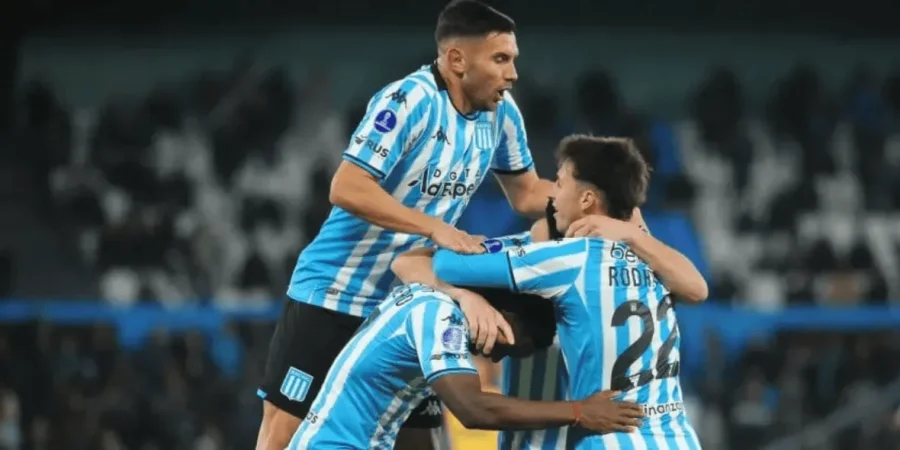 RACING VISITA A CORINTHIANS EN EL JUEGO DE IDA DE LA SEMIFINAL