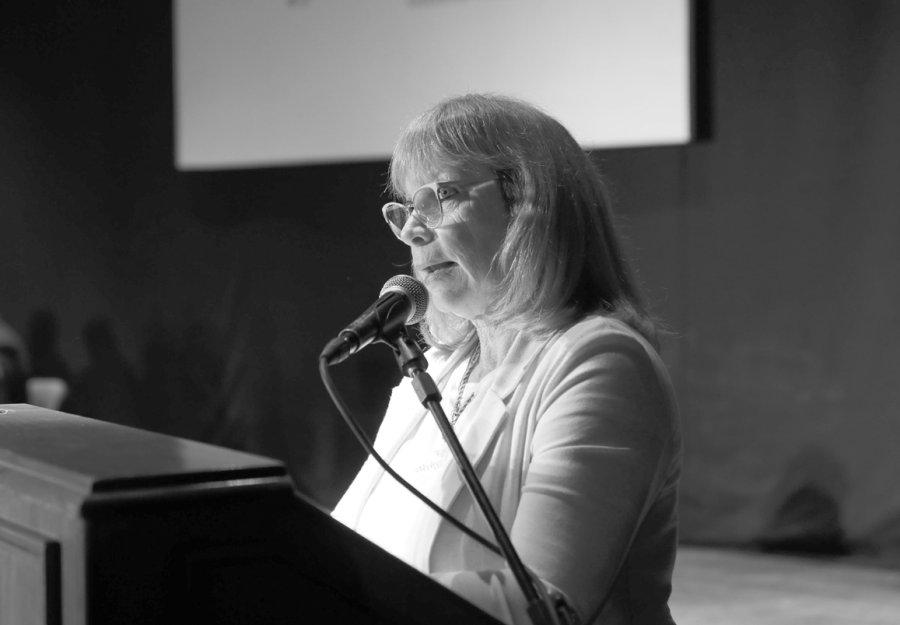 DISCURSO. La Secretaria de Educaci&oacute;n y Cultura, Norma Becchio, durante el acto oficial.