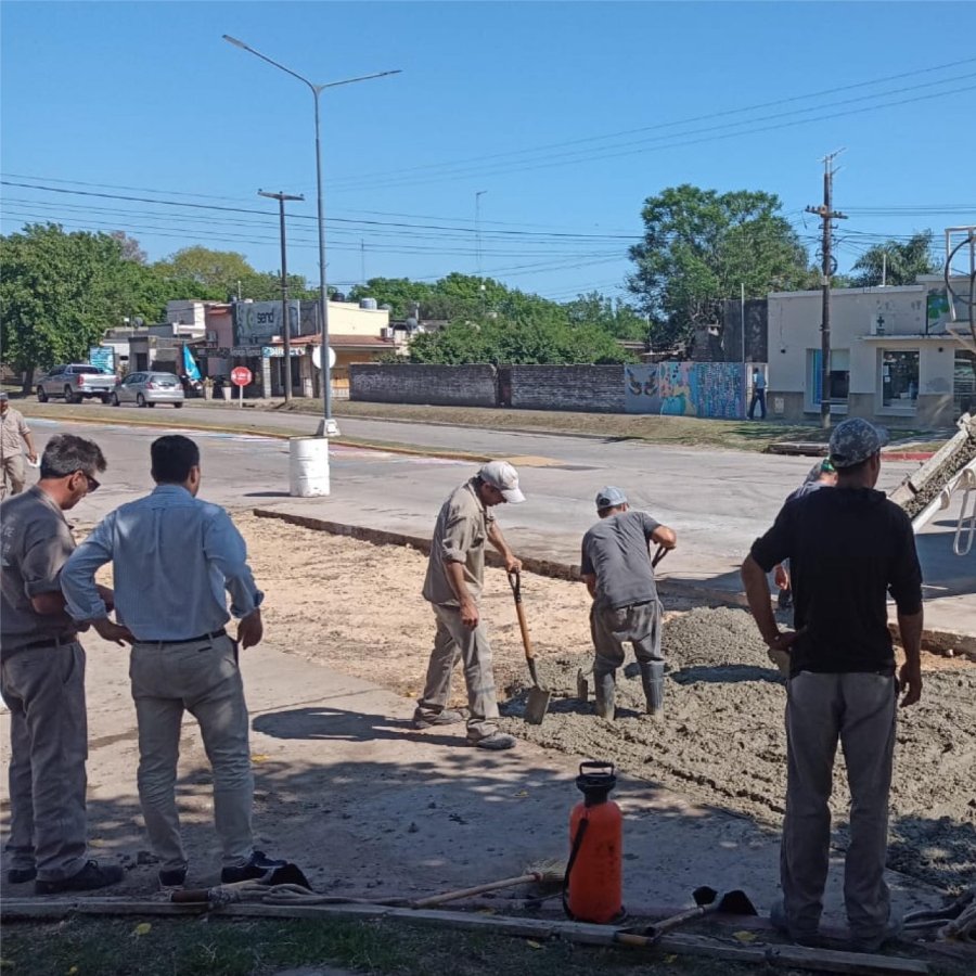 BACHEO. Cuadrillas comunales laborando en una de las arterias humbertinas.