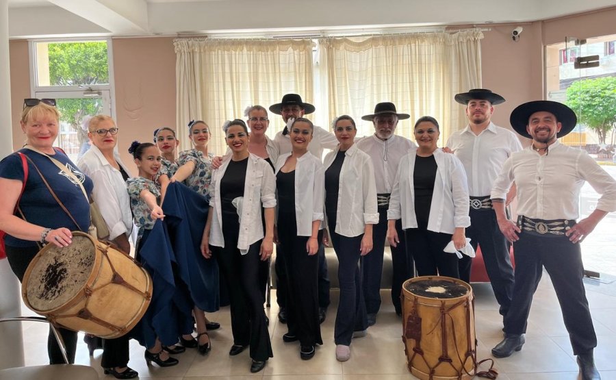 Sisayay y su directora.