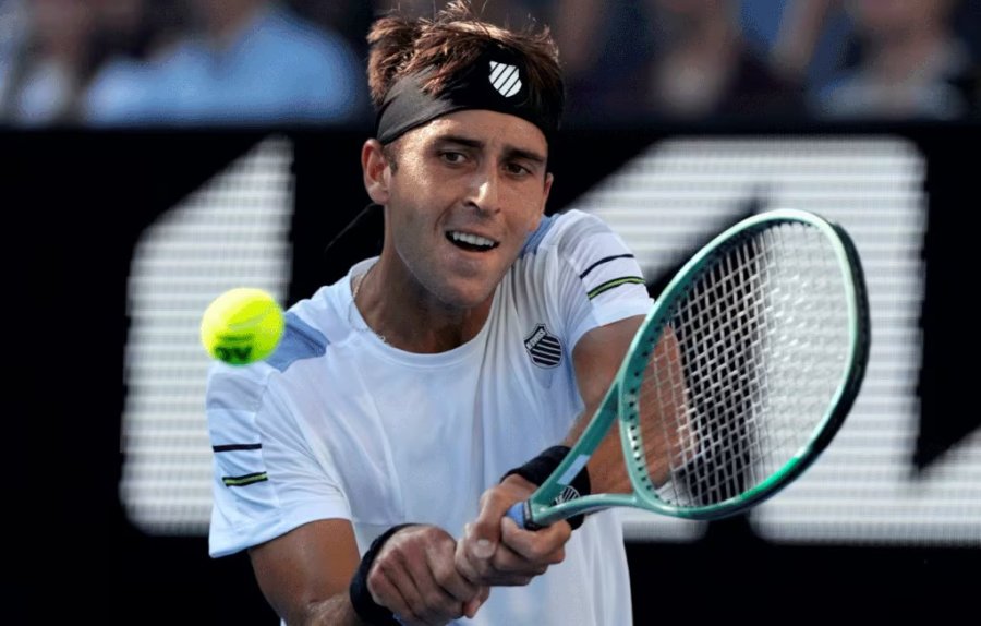 TOMAS ETCHEVERRY. Debutará frente a Zhang.