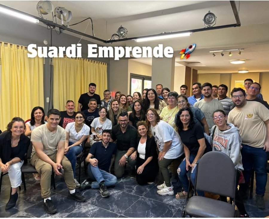 Los participantes en la jornada de capacitaci&oacute;n.