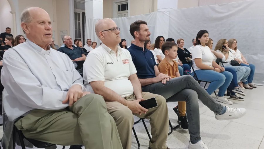 un p&uacute;blico entusiasta disfrut&oacute; las estupendas interpretaciones.