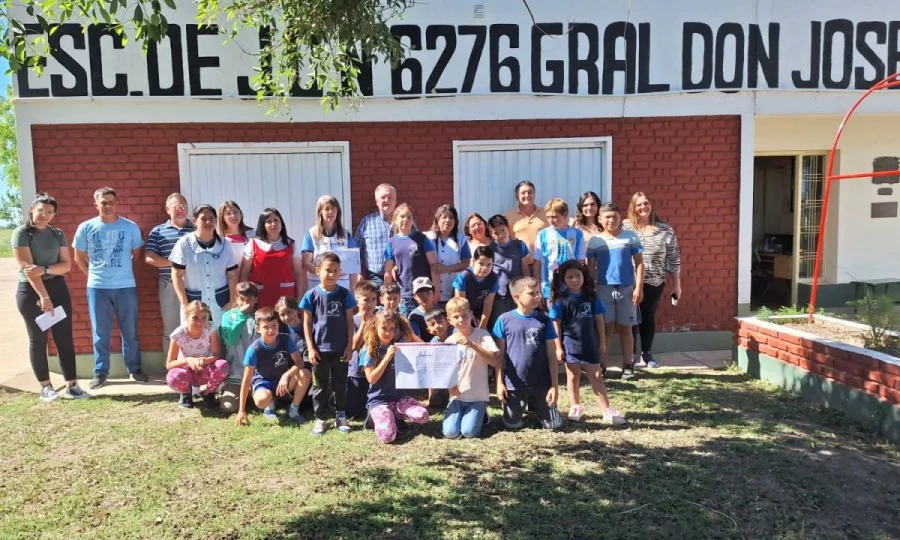 La comunidad educativa junto a los legisladores.