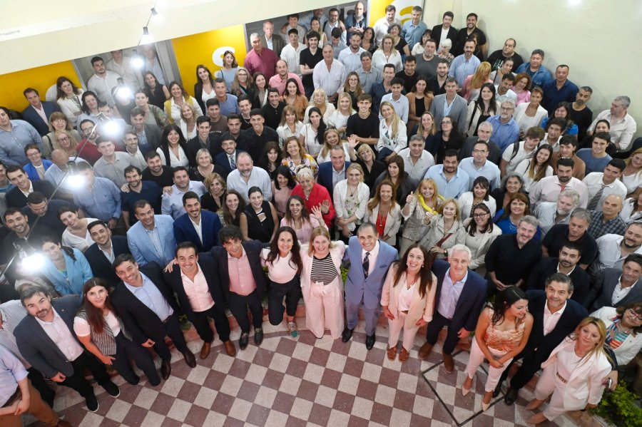 Gisela Scaglia, Mar&iacute;a Eugenia Vidal, Cristian Cunha y Ceferino Mondino, entre otros dirigentes del PRO. (FOTO PRENSA SCAGLIA)