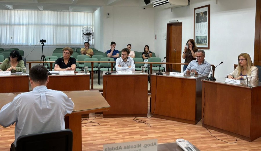 El bloque de concejales oficialistas durante la reuni&oacute;n con Bottero e Imperiale. (FOTO PRENSA CONCEJO)