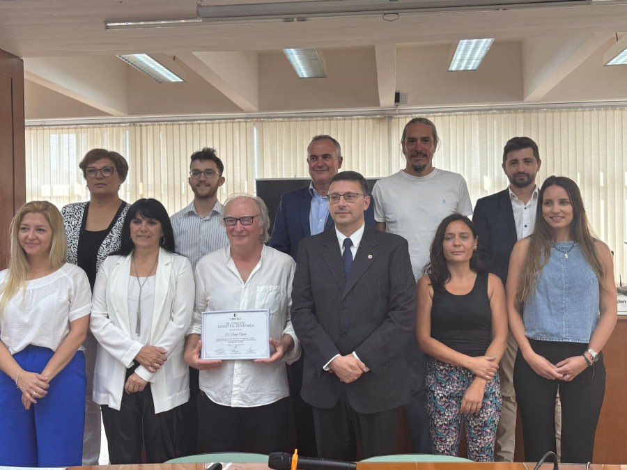 A lo largo de su vida, ha publicado m&aacute;s de ciento cincuenta trabajos cient&iacute;ficos y ha sido distinguido por diversas universidades.