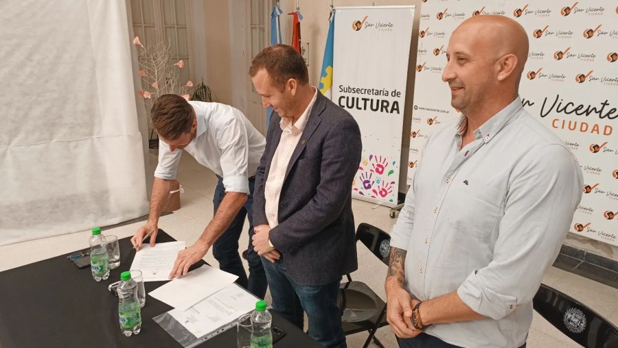 El acuerdo fue celebrado en un acto realizado esta mañana en la Casa de la Cultura.