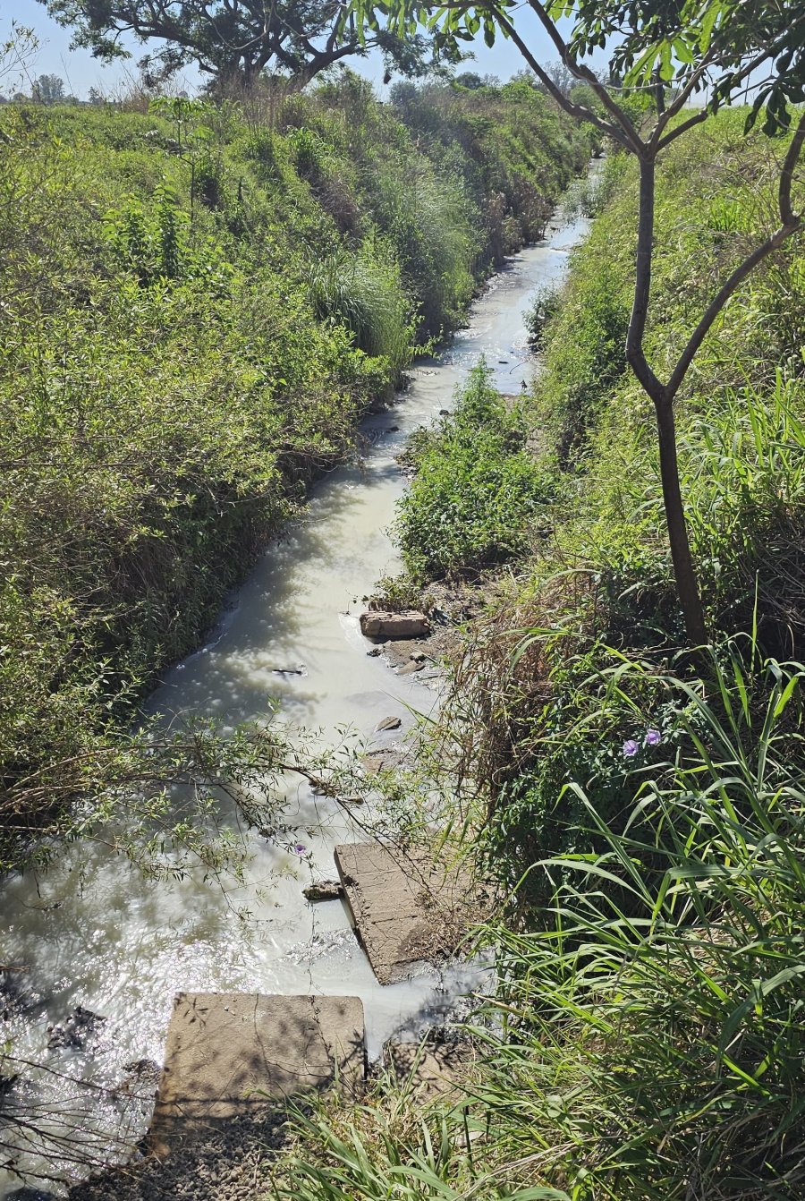 PERICIA. Se tomaron muestras de las cañerías, las cuales fueron remitidas al Laboratorio de Análisis Industriales para su análisis.