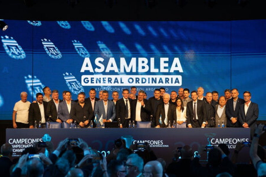 La Justicia avaló la reelección de Claudio Tapia al frente de la AFA y respaldó la decisión de anular los descensos en la Liga Profesional de Fútbol.