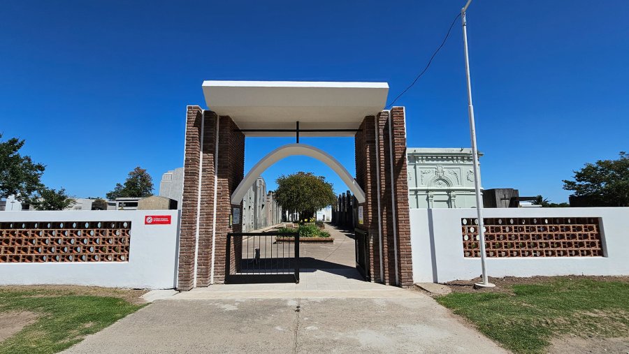 El acceso a la necrópolis humbertina.