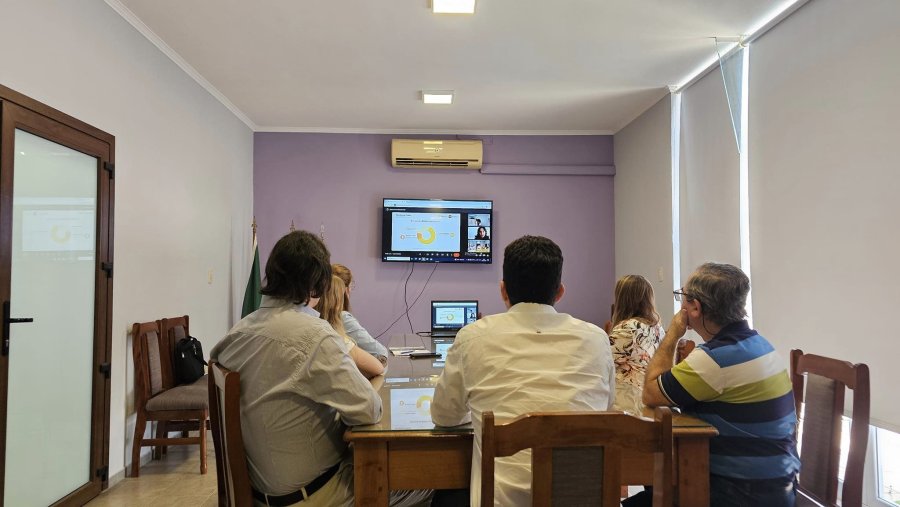 El encuentro en el que se presentó el informe.