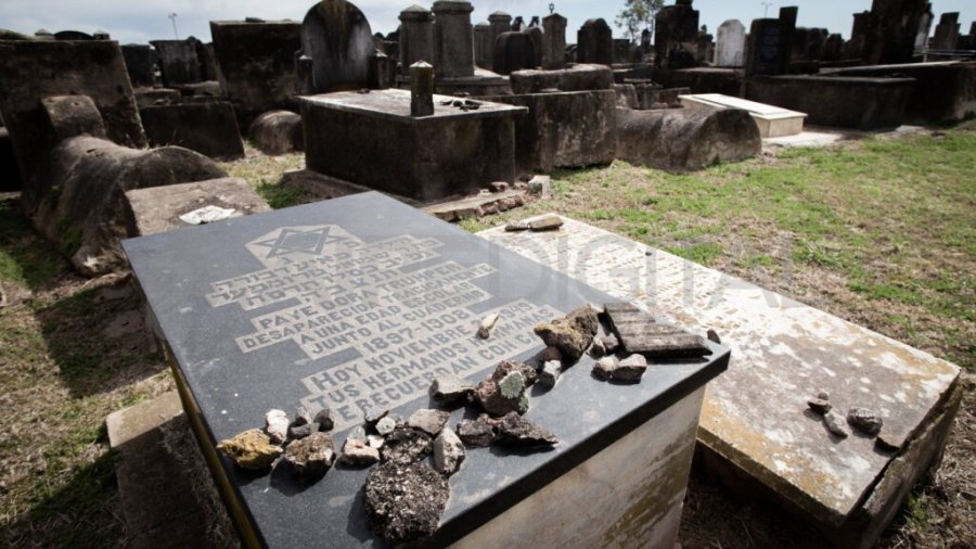 Cementerio israelita de Moisés Ville, ubicado a 3 km. del casco urbano.