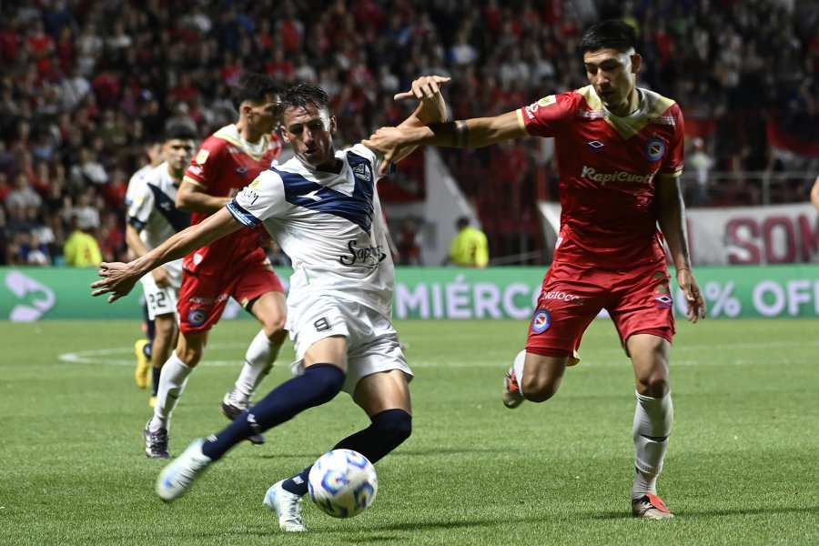 VÉLEZ Y ARGENTINOS DIVIDIERON PUNTOS