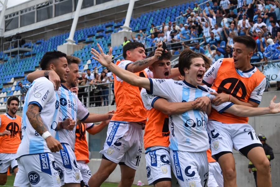 LOCURA TOTAL: BAUTISTA TOMATIS ANOTÓ EL 1-0 PARCIAL.