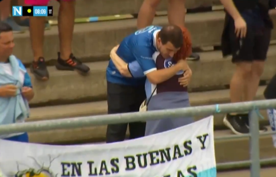 ABRAZO ENTRE LEANDRO Y SU ABUELA DE 82 AÑOS QUE EMOCIONÓ A TODOS