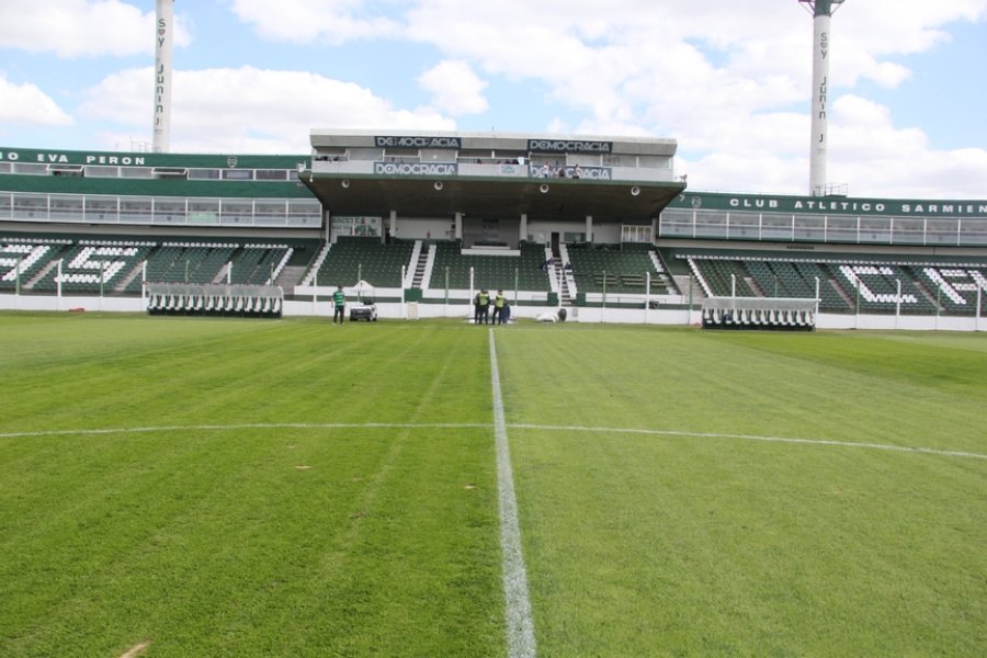 ESTADIO EVA PERON. Tiene capacidad para 22.000 espectadores.