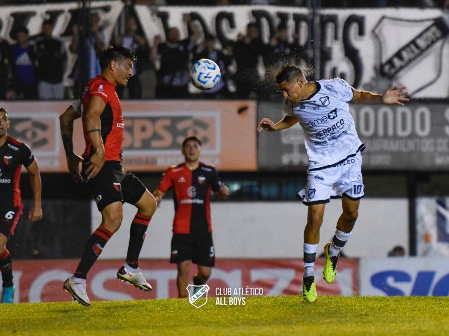 EN FLORESTA. El 1 a 1 dejó eliminado al Sabalero.