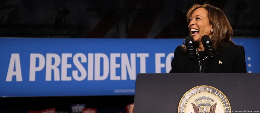 Kamala Harris cerr&oacute; su campa&ntilde;a este lunes en Pensilvania. (FOTO DW)