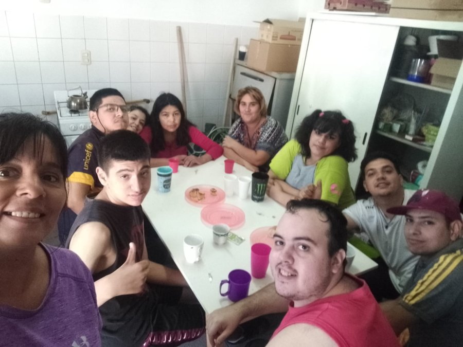 El grupo que labora en el Vivero Inclusivo.