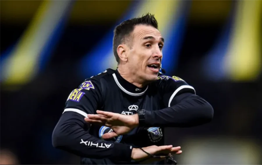 EL ARBITRO. Pablo Dóvalo estará en el "Eva Perón".
