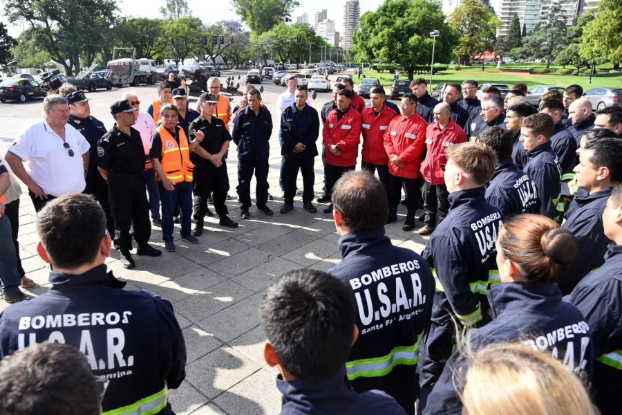 El equipo están integrado por Bomberos que ya trabajaron en el derrumbe del edificio de calle Salta en Rosario.