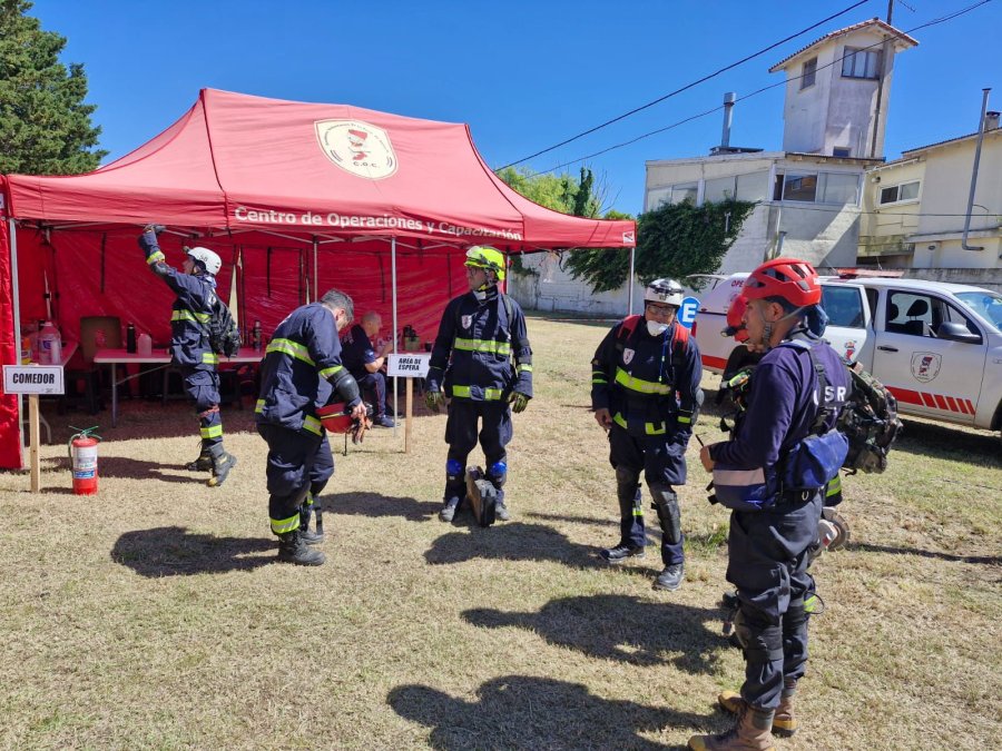 <i>Los Bomberos santafesinos ya participan en la zona del desastre.</i>