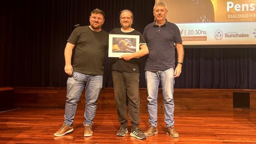Pablo Pinotti,Dario Sztajnzrajber y Daniel Bernini en el auditorio del Cet.