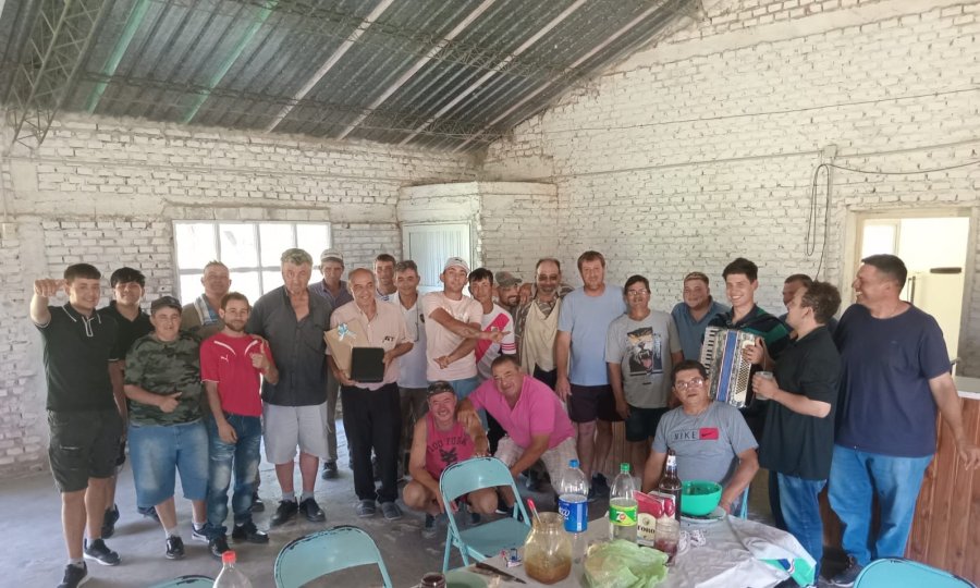 El plantel comunal durante el agasajo.