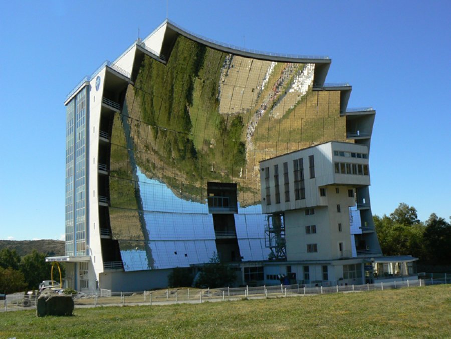 Horno solar de Odeillo (Francia).