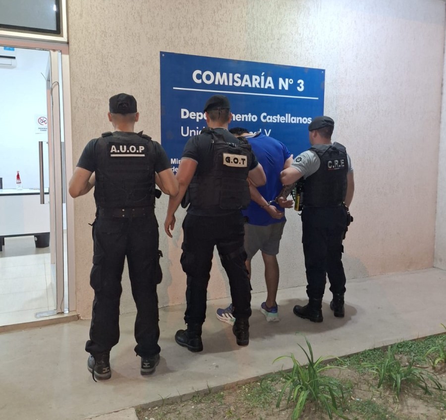 <i>El sujeto fue detenido en estado agresivo y con un cuchillo en su poder.</i>