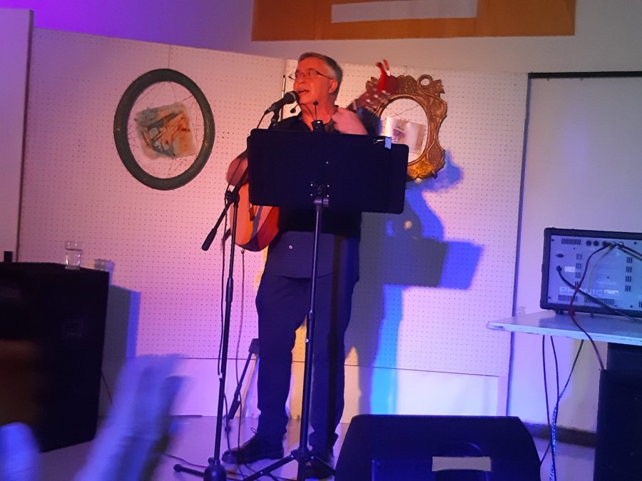 El prestigioso intérprete durante su presentación.