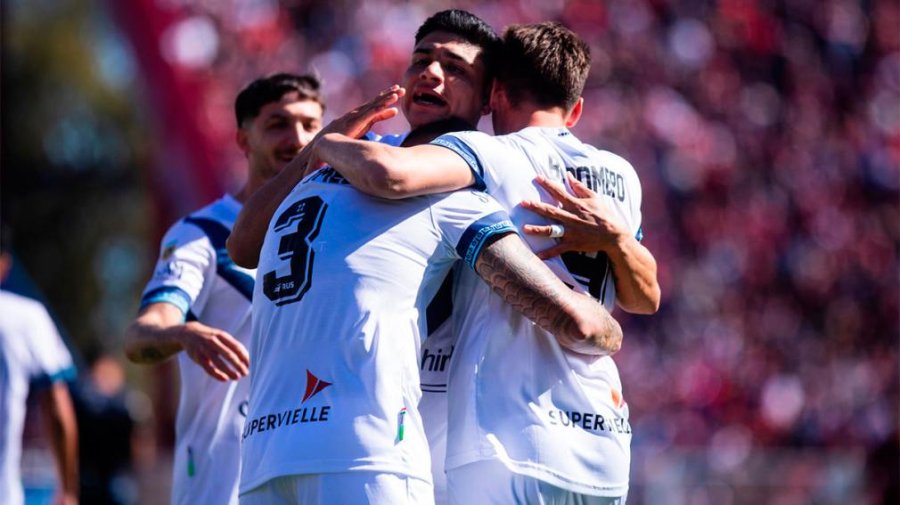 Vélez, obligado a ganar ante Riestra para seguir solo en la punta