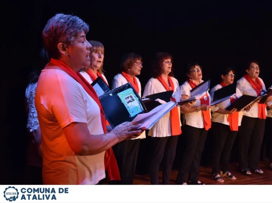 Unidos por el canto durante su recital.