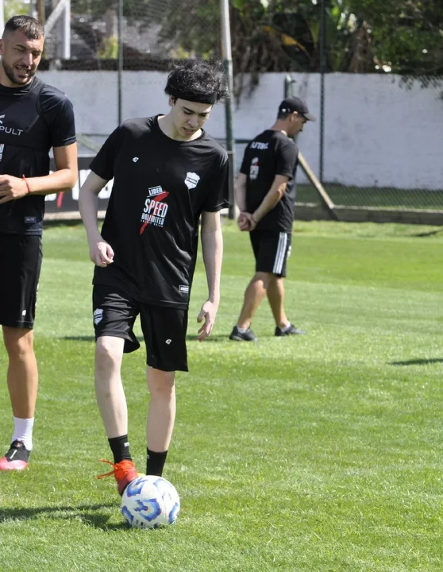 Spreen debutó en Riestra ante Vélez.