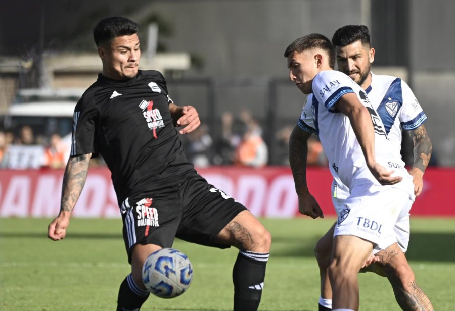 VÉLEZ IGUALÓ 1-1 CON RIESTRA