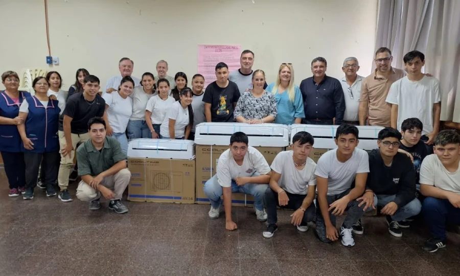 La entrega en uno de los establecimientos visitados.