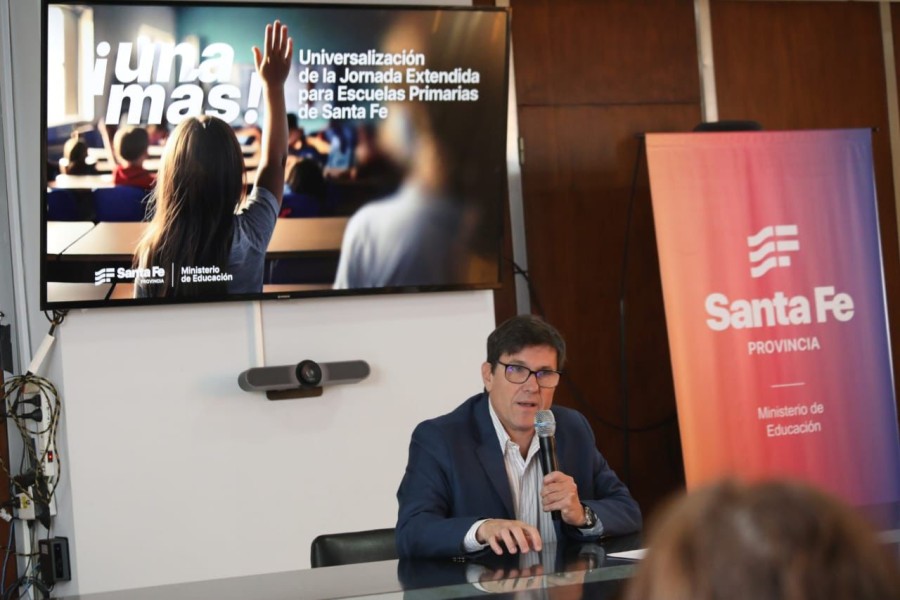 Este nuevo r&eacute;gimen garantiza la extensi&oacute;n de la jornada escolar a 25 horas reloj semanales (45 minutos m&aacute;s por d&iacute;a).
