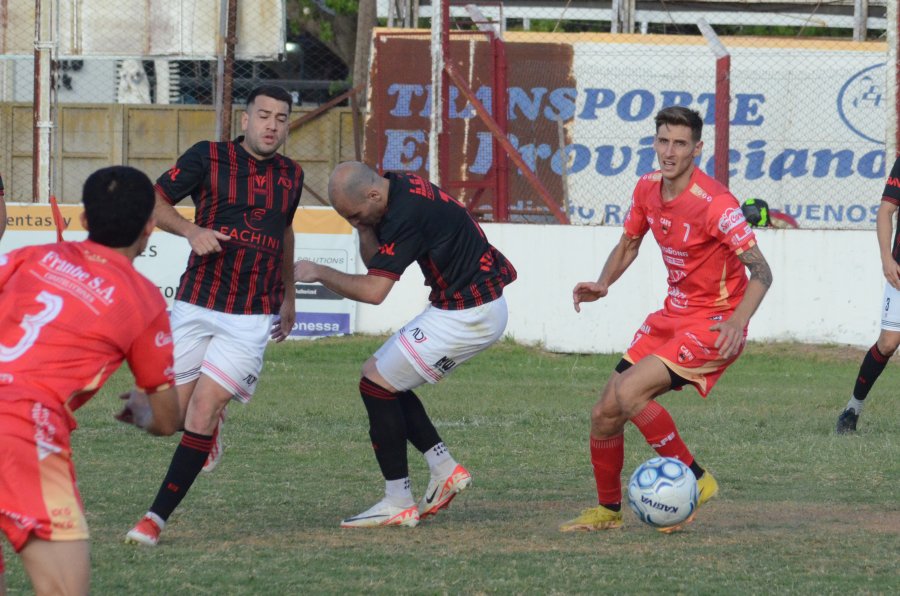 GRAN CHANCE. Ganando ante Juventu, Ferro avanza a la tercera etapa.