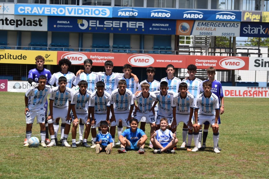 UN NUEVO PASO. Los pibes buscan las instancias decisivas.