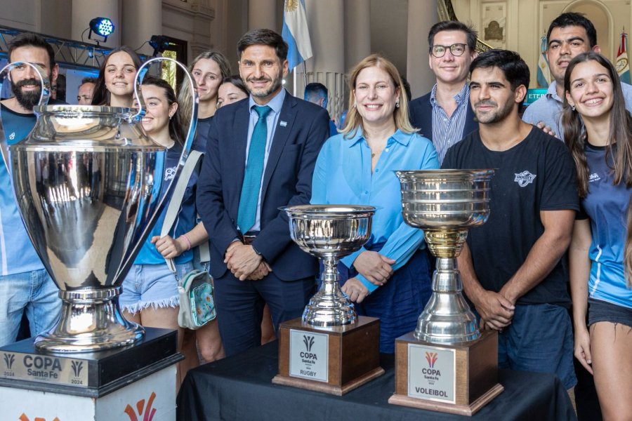 Este s&aacute;bado 16, de 9 y a 18, continuar&aacute; la propuesta para quienes quieran fotografiarse junto a los trofeos en el hall de la sede gubernamental.