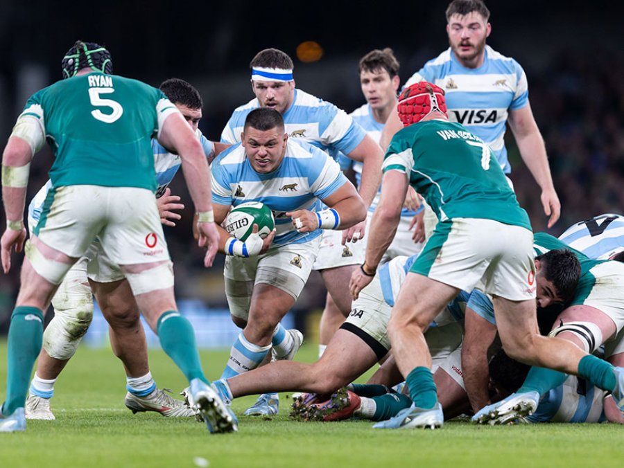 FALTO POCO. Rubiolo en segundo plano apuntalando un equipo argentino.