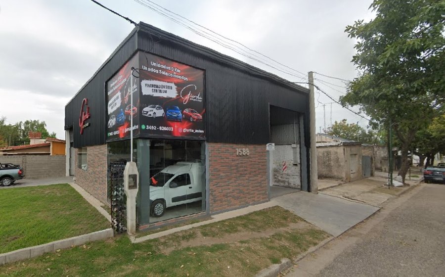 La concesionaria de autos que fue blanco de este delincuente.