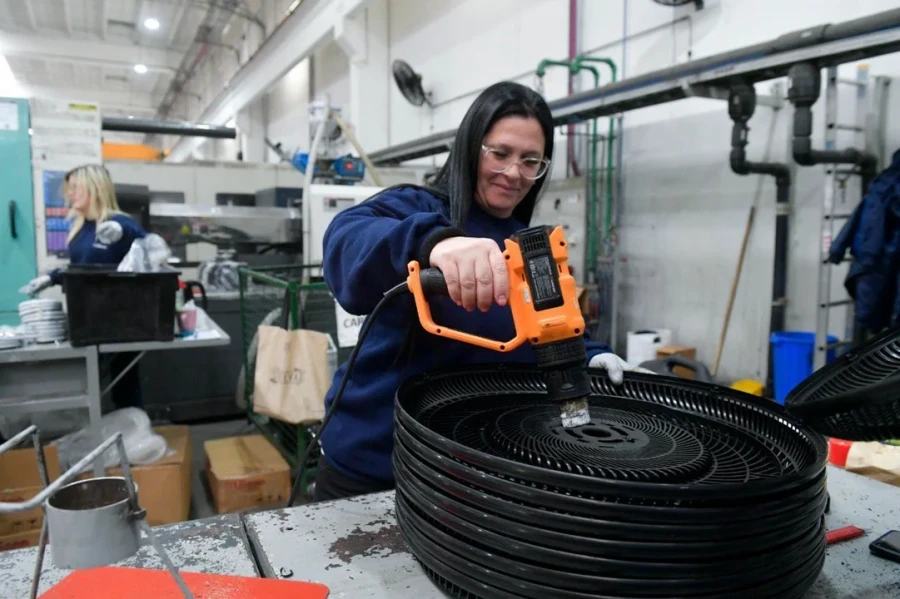 La industria pyme creció en octubre 4% a nivel mensual, según CAME.