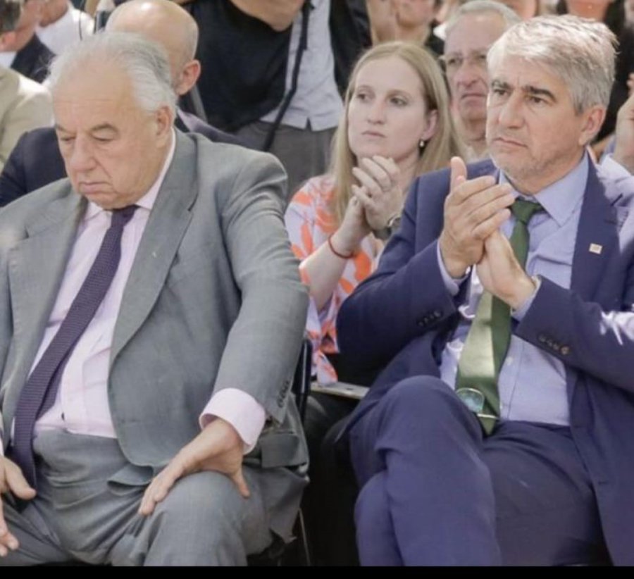 El titular de la Corte, Rafael Guti&eacute;rrez, y el ministro de Gobierno, Fabi&aacute;n Bastia el viernes en Cayast&aacute;, el d&iacute;a despu&eacute;s de la sanci&oacute;n de la reforma judicial en la Legislatura.